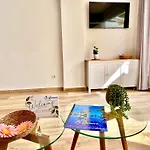 Beachfront Luxe Ii By Gloove