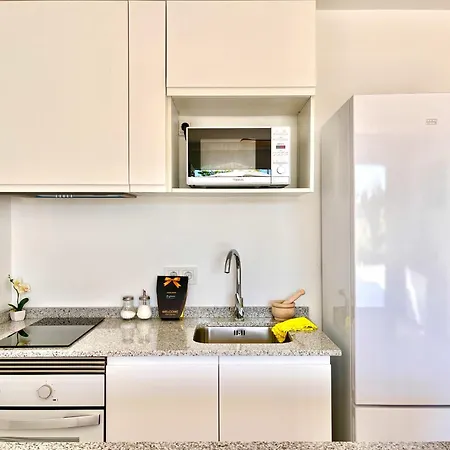 Beachfront Luxe Ii By Gloove Apartment *